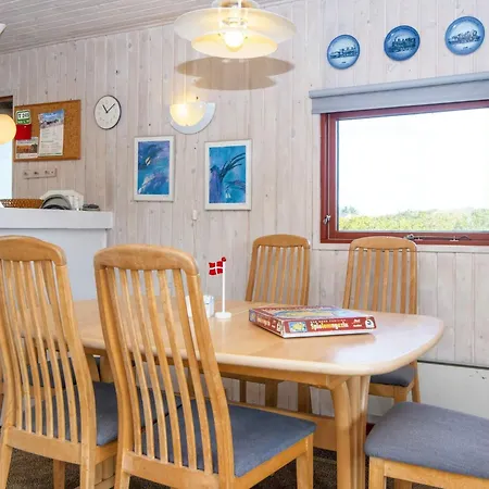 8 Person In Harboore-by Traum *